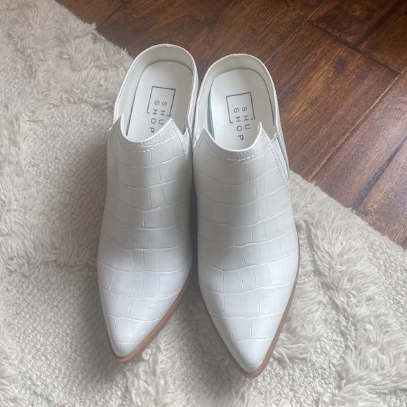 White alligator skin bootie - Picture 2 of 7